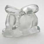 Tristano-di-Robilant-Six-hats-2026-vetro-soffiato-sabbiato-di-Murano-H30xW30